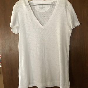 American Eagle Outfitters T Shirt